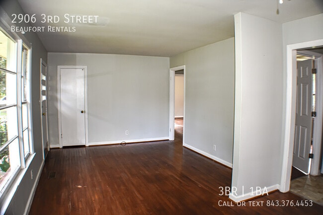 Building Photo - 2906 3rd St