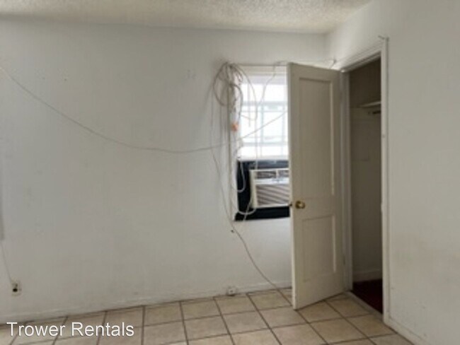 Building Photo - 1 br, 1 bath House - 306 E 31st