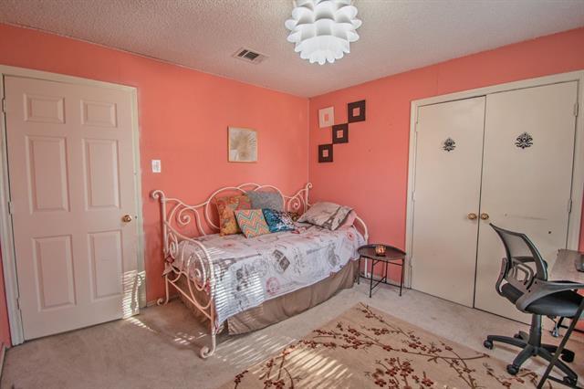 Building Photo - 613 Hanover Dr