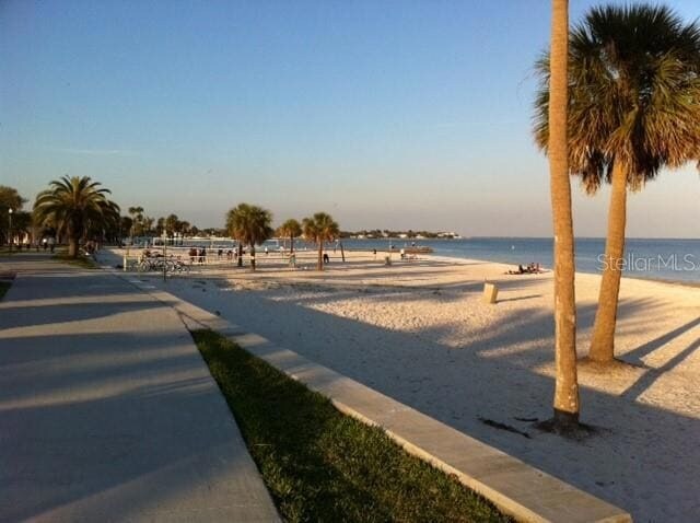 Building Photo - 606 12th Ave NE