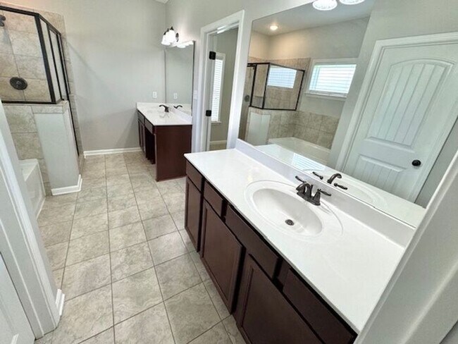 Building Photo - Move In Special! Available Now! 4-Bedroom ...