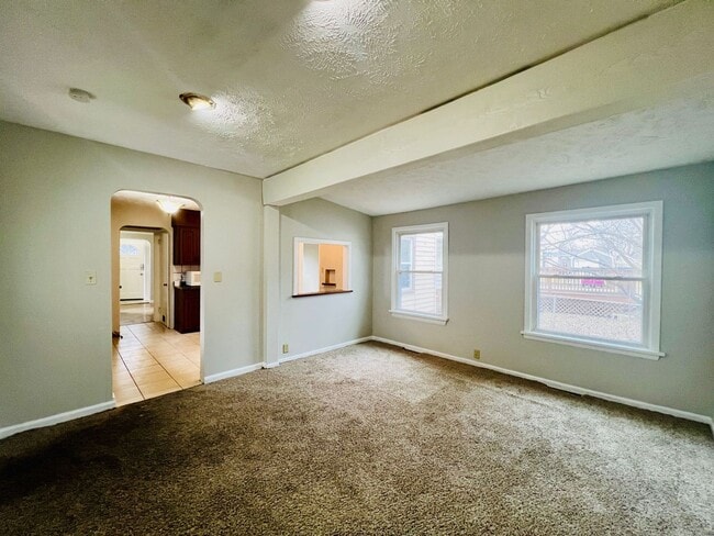 Building Photo - Bluestone Charm