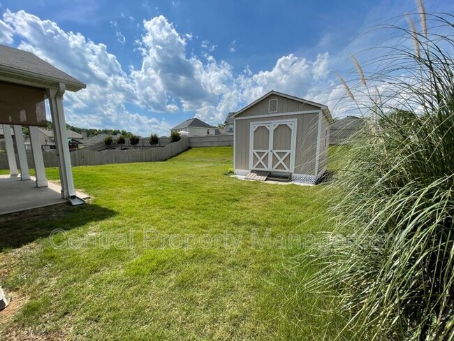 Building Photo - 514 W Holloway Dr