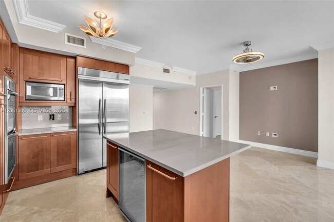 Building Photo - 333 Las Olas Way