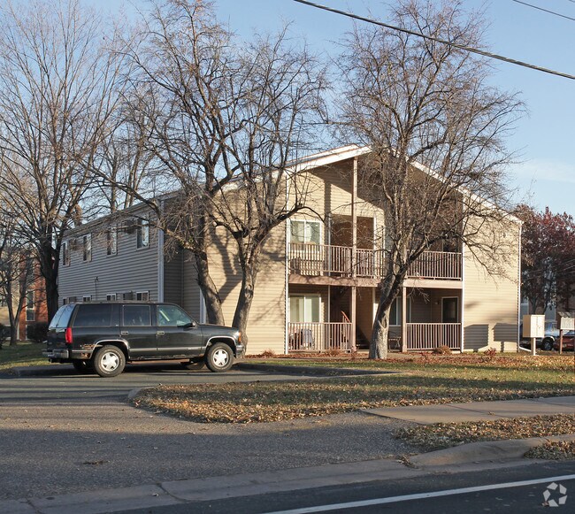 Building Photo - Cedar 8 Apartments