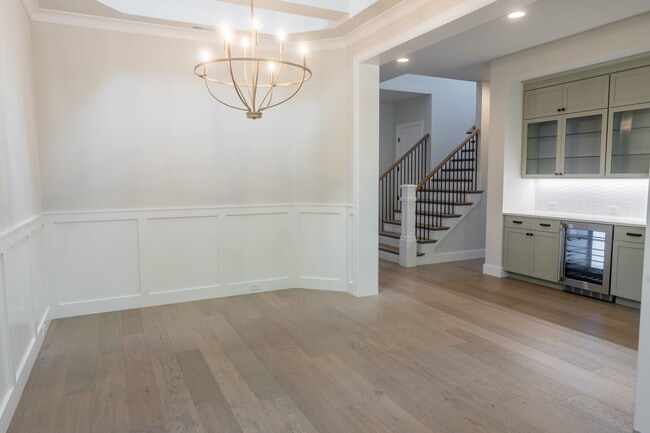 Building Photo - 5Bd/4.25Ba Kirkland House