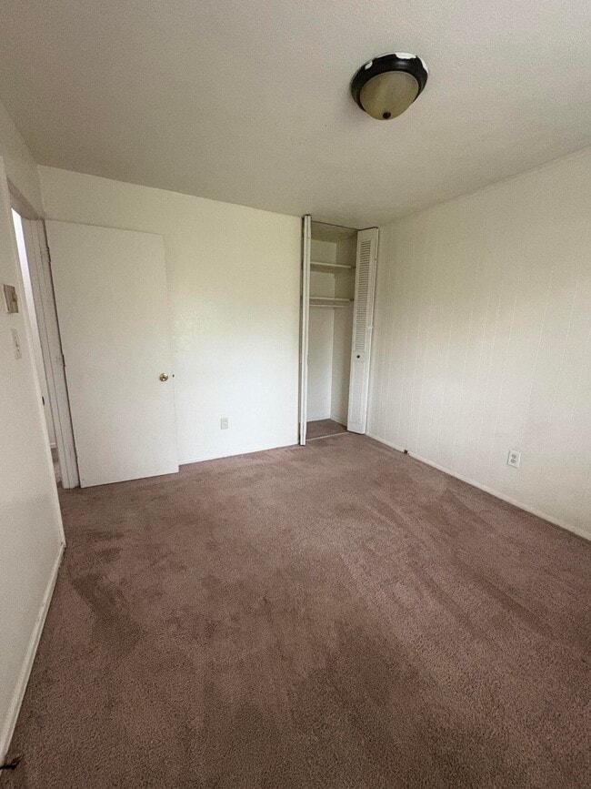 Building Photo - 1280 Ascot Park