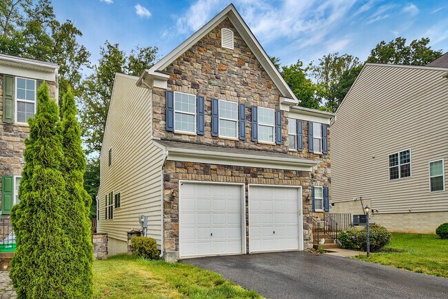 Building Photo - 3461 Eagle Ridge Dr