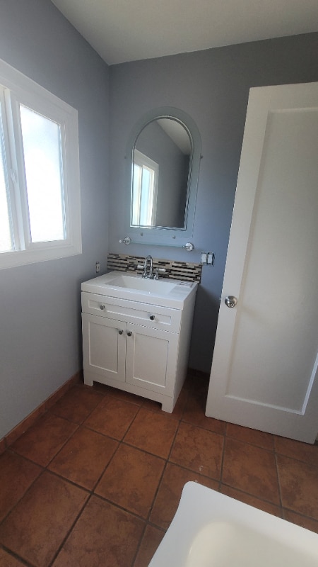 Building Photo - 1560 Highland Blvd