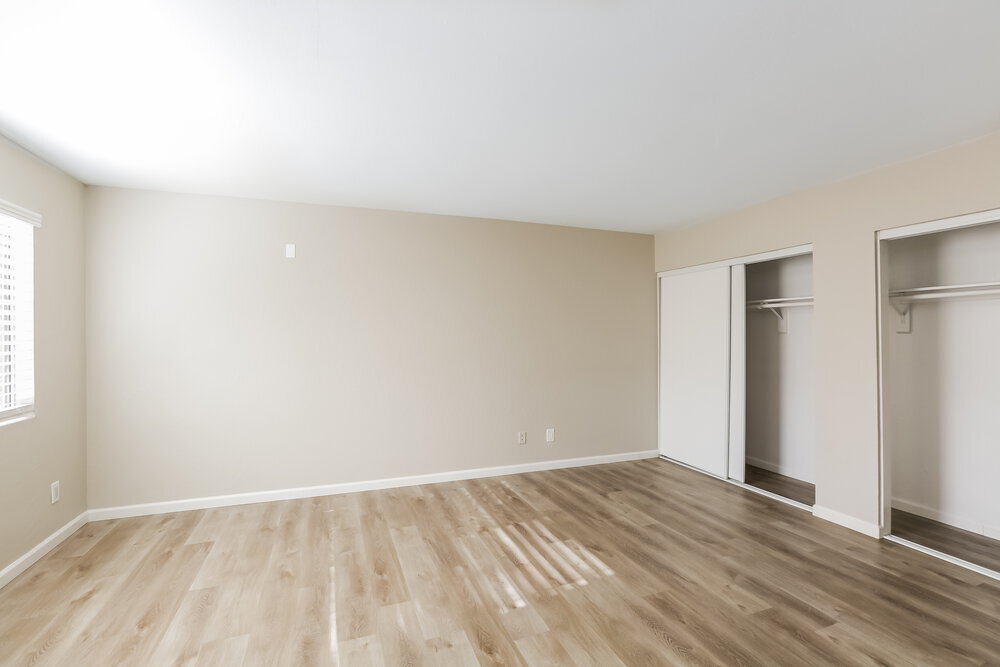 Building Photo - 2228 E Flossmoor Ave