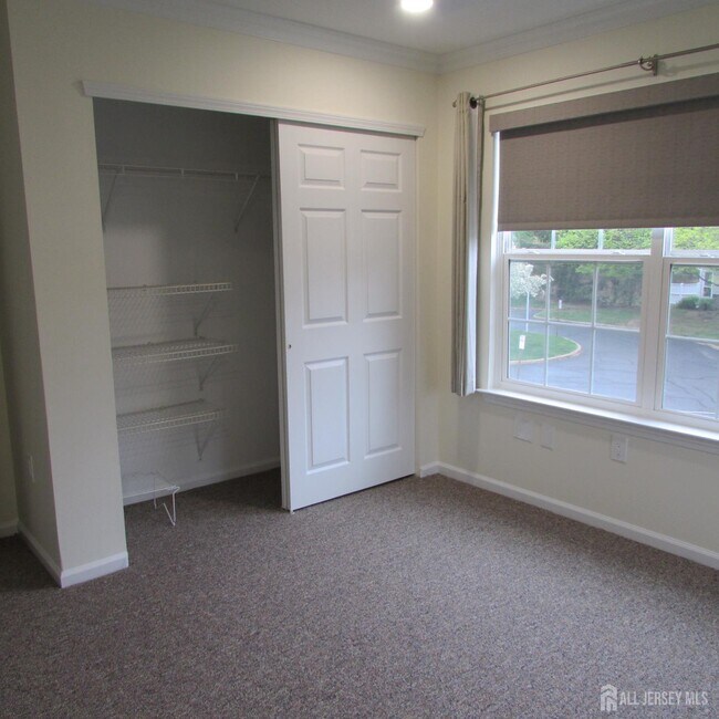 Building Photo - 29 Tall Oaks Ct