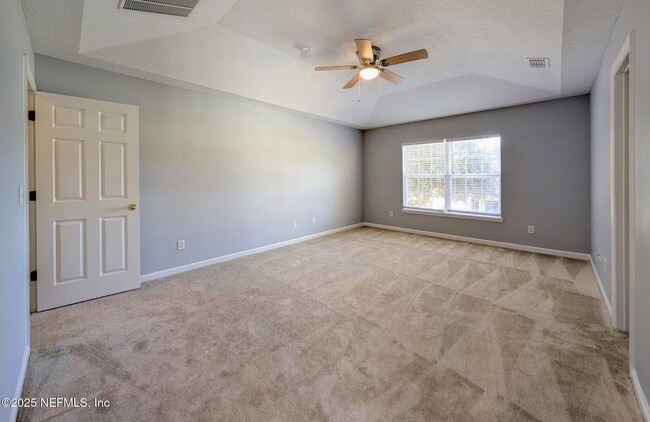 Building Photo - 129 Castlegate Ln