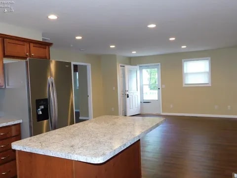 Building Photo - 12 Pine St