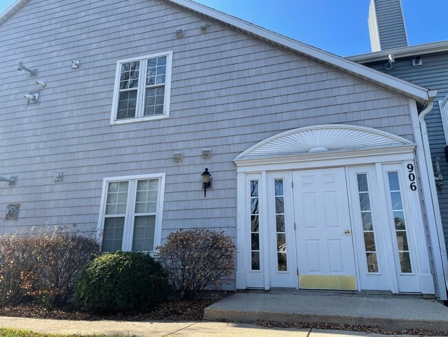 Building Photo - Lorandos Rental