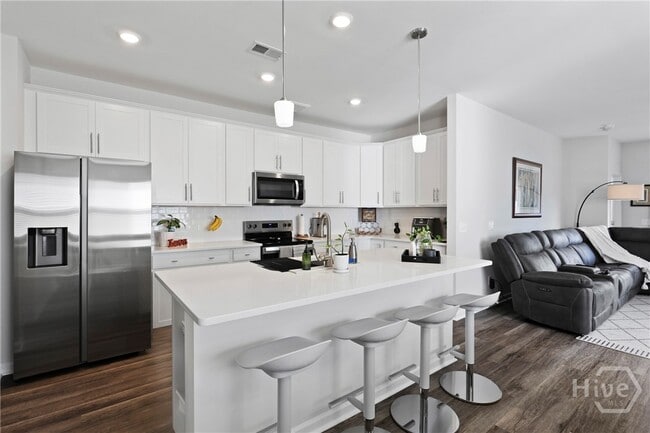 Building Photo - 107 Firefly Cir