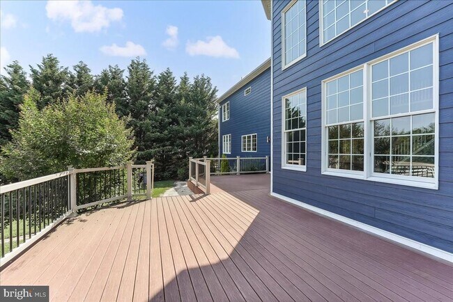 Building Photo - 5 Hibberd Rd