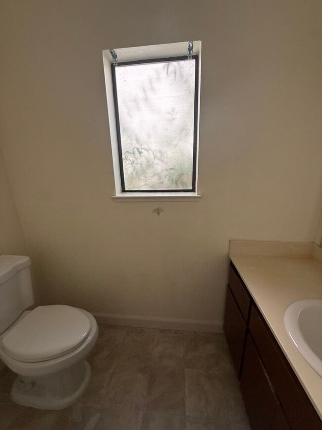 Building Photo - 2680 Bradford Way