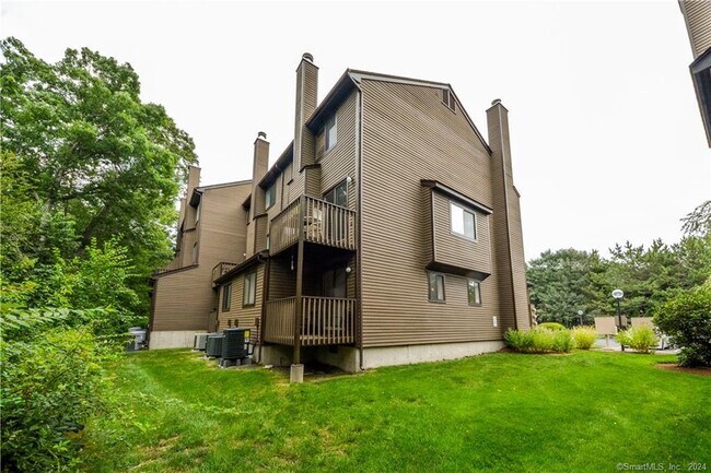 Building Photo - 115 Fillow St