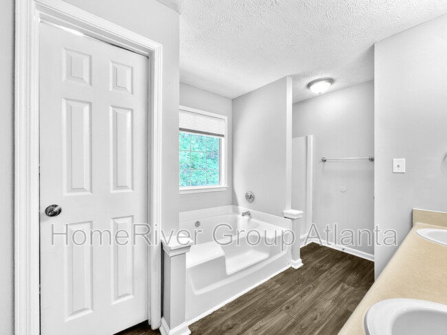 Building Photo - 2864 River Ridge Hill