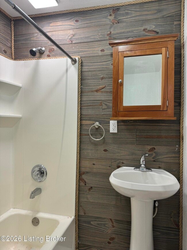 Building Photo - 424 S 22nd St