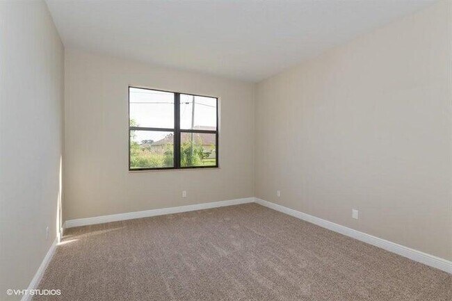 Building Photo - 1709 SW Catalonia St