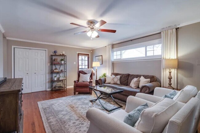 Building Photo - 3878 Lytle Cir