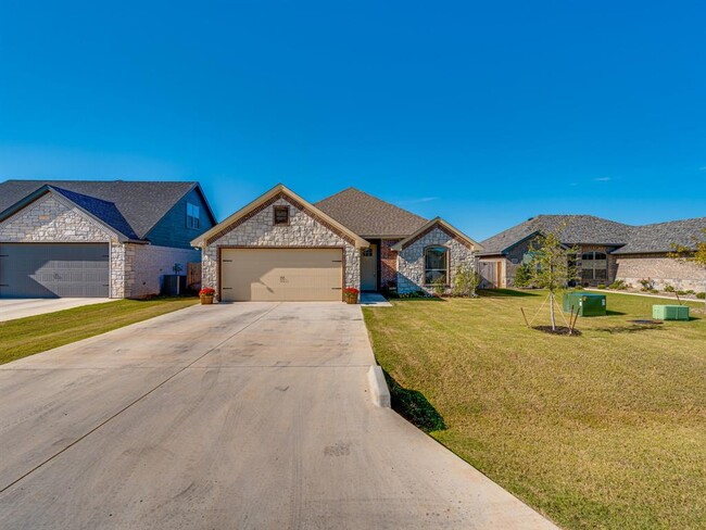 Building Photo - 3308 White Horse Dr