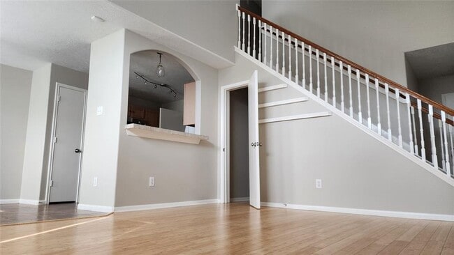 Building Photo - 6819 Highwind Bend Ln