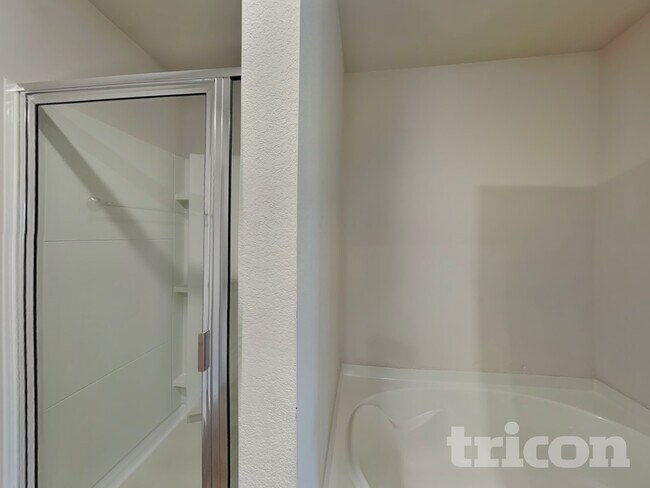 Building Photo - 1100 Amadas Dr