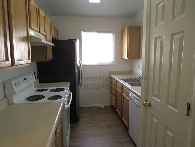 Building Photo - Great 3 Bedroom Unit in Old Colorado City