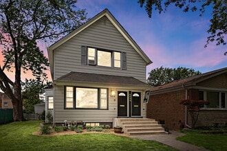 Building Photo - 6844 N Ottawa Ave