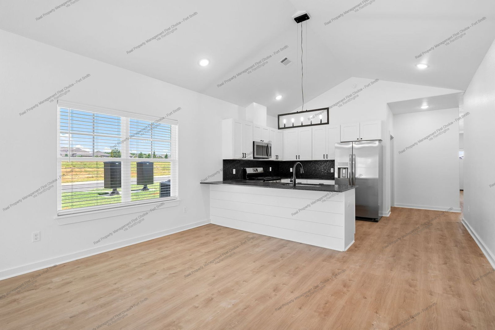 Building Photo - 8705 Cantera Dr