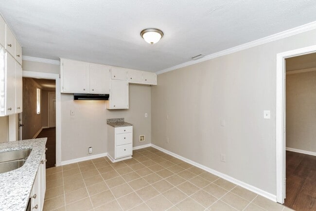 Building Photo - 620 5th Ave SW