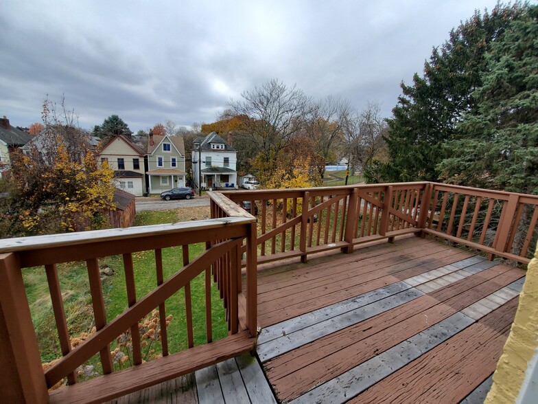 Patio View 1 - 3833 California Ave