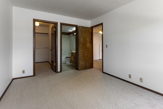 Building Photo - 6861 N 2200 W