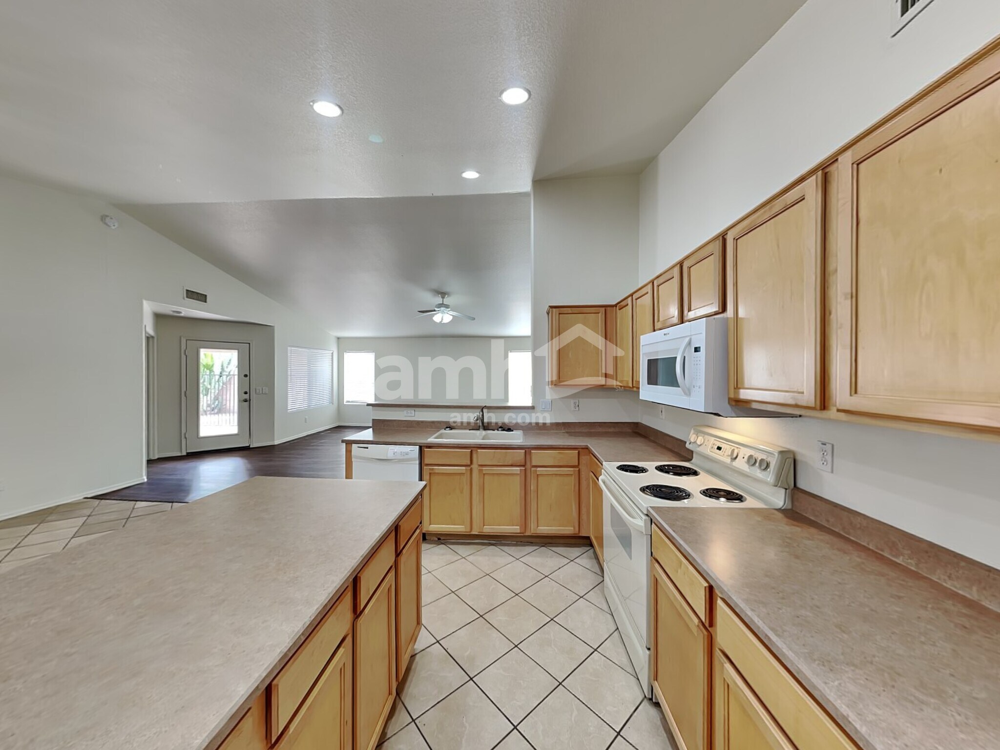 Building Photo - 10845 E Wier Ave