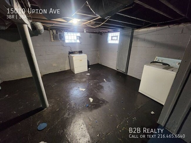 Building Photo - 15010 Upton Ave