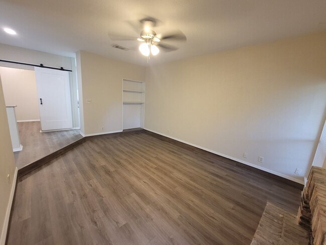 Building Photo - Newly remodeled