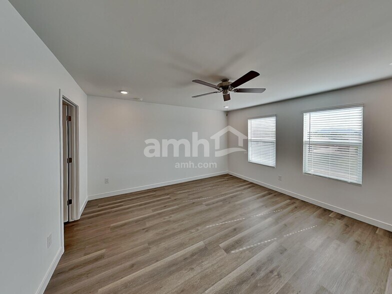 Building Photo - 9543 E Friedel Dr