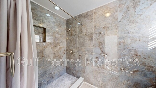 Building Photo - 704 49th St E