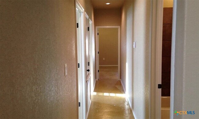 Building Photo - 1055 Carolyn Cove