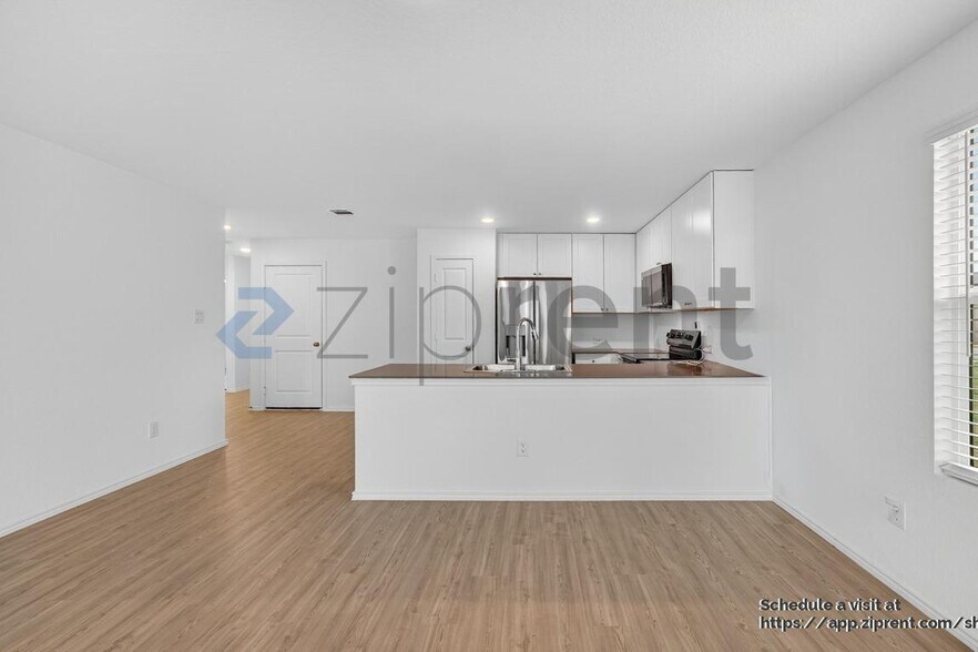 Building Photo - 809 Riviera Ct