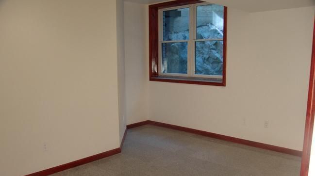 Building Photo - 1083 Mile Square Rd