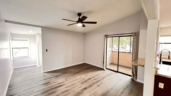 Building Photo - Unlock Your Perfect Winter Park Retreat: F...