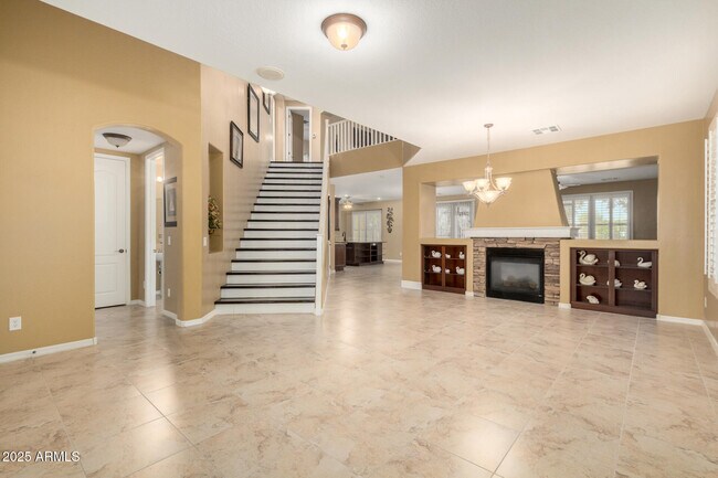 Building Photo - 6820 S 42nd Ln