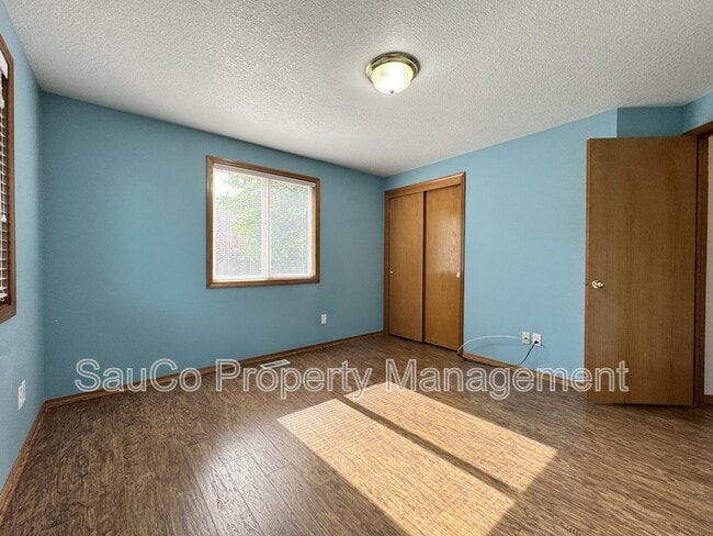 Building Photo - 1935 SE 75th Ct