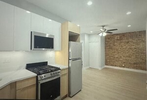 Building Photo - 1655 W Jonquil Ter