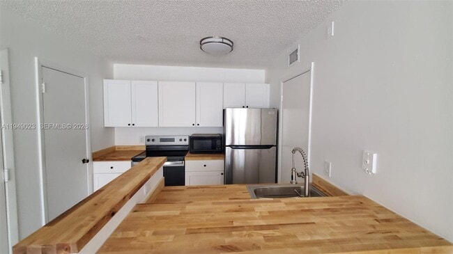 Building Photo - 4581 W McNab Rd