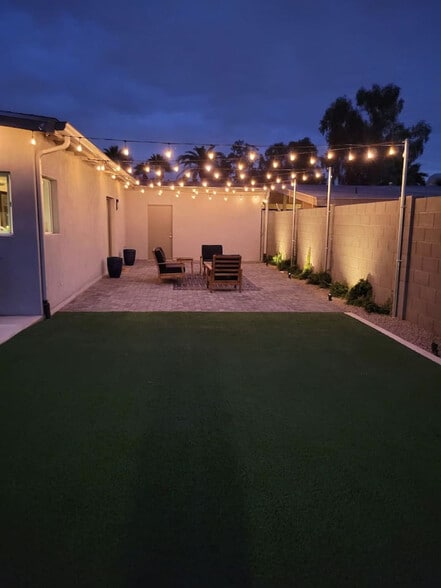 Building Photo - 1510 E Whitton Ave