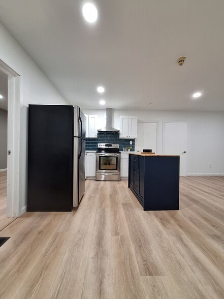 Kitchen - 14 N Broadway